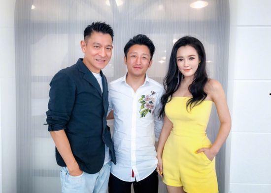 邹市明夫妇最新爆料视频,拳王背后的温馨瞬间